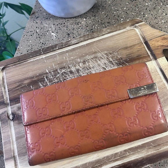 Gucci Orange Embossed Leather Wallet - Picture 1 of 11